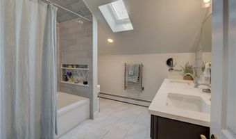 110 Lake View Rd, Cranston, RI 02920