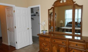 4 Hidden Lake Cir, Barnegat, NJ 08005