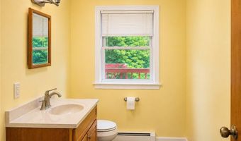9 Michael Dr, Bristol, RI 02809