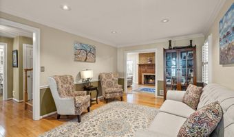 7421 BEVERLY MANOR Dr, Annandale, VA 22003