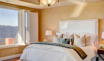 1340 Crestmont Dr, Angwin, CA 94508