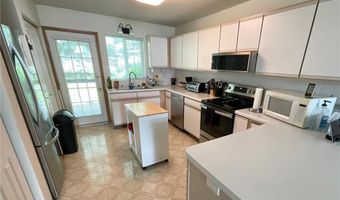 1700 Carriage Homes Dr SW B, Austin, MN 55912