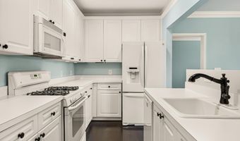 4950 BRENMAN PARK Dr 308, Alexandria, VA 22304