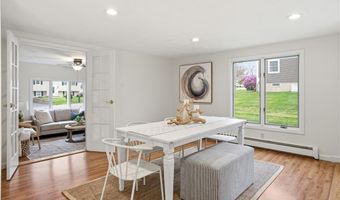 49 Roosevelt Dr, Bristol, RI 02809