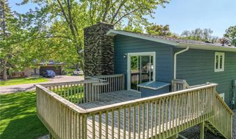 102 Ross Gdn NW, Alexandria, MN 56308