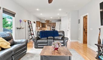 1820 N 160th St, Basehor, KS 66007