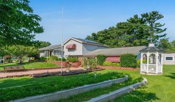 4 E Curran Dr, Absecon, NJ 08201