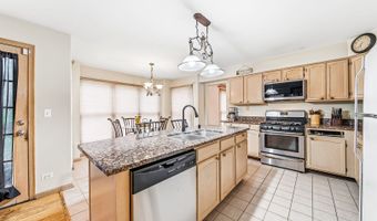 275 Farmhill Dr, Algonquin, IL 60102