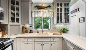 23 Spring St, Chester, CT 06412