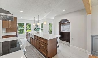 242 Mountain Range Rd, Boiling Springs, SC 29316