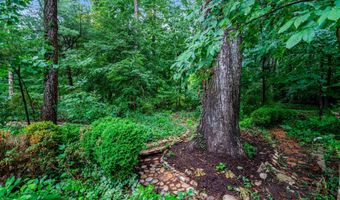 8304 FIVE GATES Rd, Annandale, VA 22003
