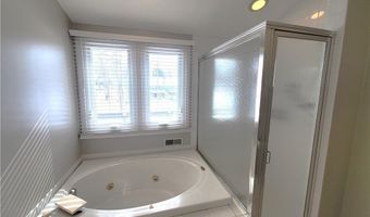 325 Inwood Trl, Aurora, OH 44202