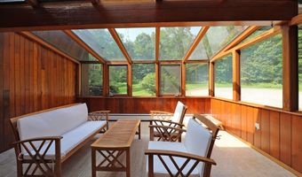 707 Benton Hill Rd, Becket, MA 01223