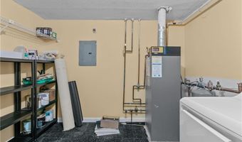 66 Girard Ave 401, Newport, RI 02840