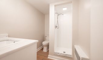 100 N Lake Shore Dr, Brookfield, CT 06804