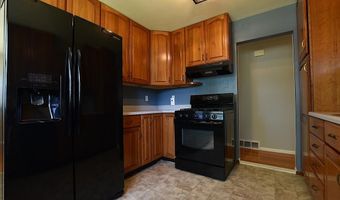 5800 Crossmont Dr, Affton, MO 63123