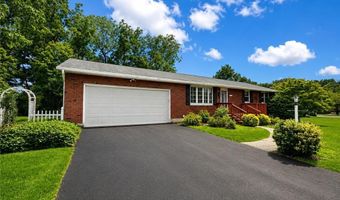 32 W Sylvan Dr, Allen, PA 18067