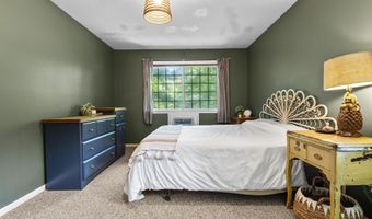 8 Carlisle Ct 8, Brookfield, CT 06804