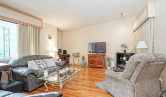 215 E LAKE Dr, Audubon, NJ 08106