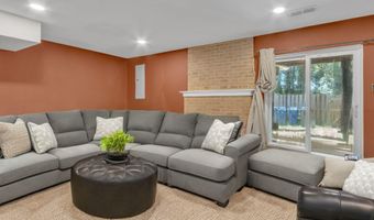 8247 CLIFTON FARM Ct, Alexandria, VA 22306