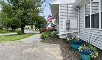 10 Crawford Dr, Bath, ME 04530