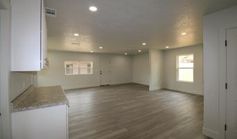 607 NW 11th St, Andrews, TX 79714