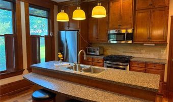 1027 N 4th St, Atchison, KS 66002