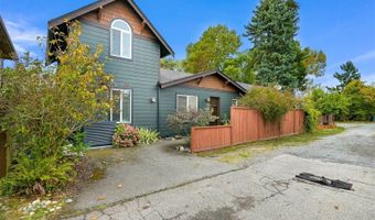 2412 W North St, Bellingham, WA 98225