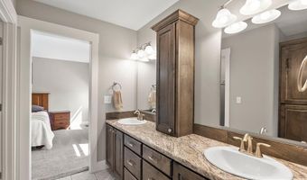 45 S Thompson Ln, Blackfoot, ID 83221