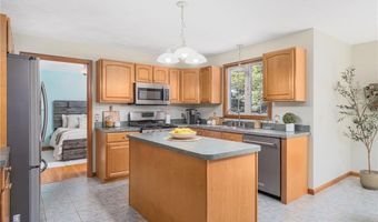 7 Cathedral Ct, Cumberland, RI 02864