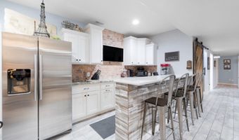 1123 N Dewey St, Auburn, IN 46706