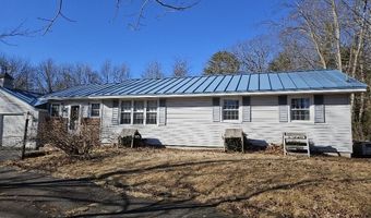713 Mcgrath Pond Rd, Belgrade, ME 04917