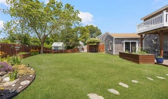 27 Ocean View Dr, Middletown, RI 02842