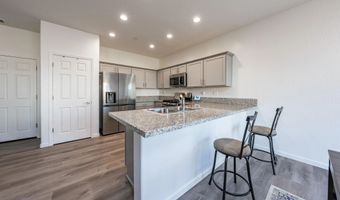 13722 Larkspur Way, Armona, CA 93202