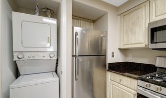 1050 N TAYLOR St 1-203, Arlington, VA 22201