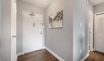 4141 N HENDERSON Rd 107, Arlington, VA 22203