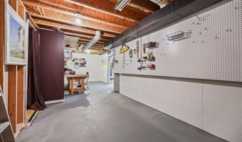 28 Pond View Cir, Barnegat, NJ 08005