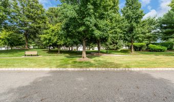 18 Powderhorn Way, Allentown, NJ 08501