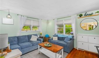 6 Linda Ct, Coventry, RI 02816