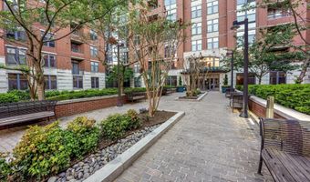 1021 N GARFIELD St 233, Arlington, VA 22201