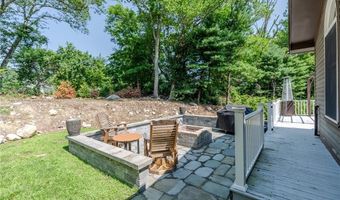 30 Warren Ave, Johnston, RI 02919