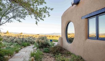 135 Mesa Sea, Arroyo Hondo, NM 87513