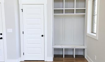 3297 Grassland Cir, Apison, TN 37302