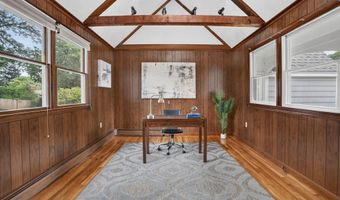 8 Marion Ave, Andover, MA 01810
