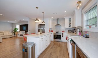 20 Duchess Ave, North Middletown, NJ 07748