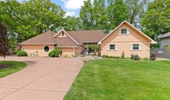 25 S Shore Dr, Addison, MI 49220