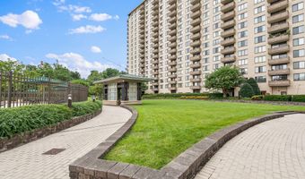 5225 POOKS HILL Rd 1819N, Bethesda, MD 20814