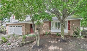 8 Countryside Ct, Amherst, NY 14221