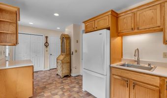833 Lincoln St, Middletown, NJ 07748