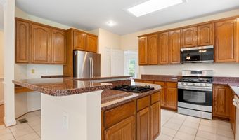 10604 MAPLECREST Ln, Potomac, MD 20854